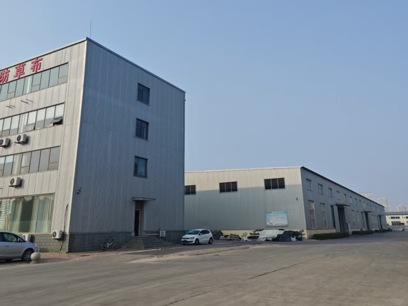 Textured HDPE Geomembrane for Acidic Mine Tailings Pond – Slope Stability and Chemical Resistance Evaluation