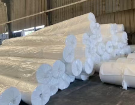 Tendencias del mercado mundial de geosintéticos: ¿Qué factores impulsan la demanda de geomembranas, geotextiles y geomallas?