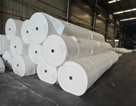 Geotextil no tejido de filamentos frente a geotextil de fibra cortada: ¿Cuál elegir para diferentes proyectos de ingeniería?